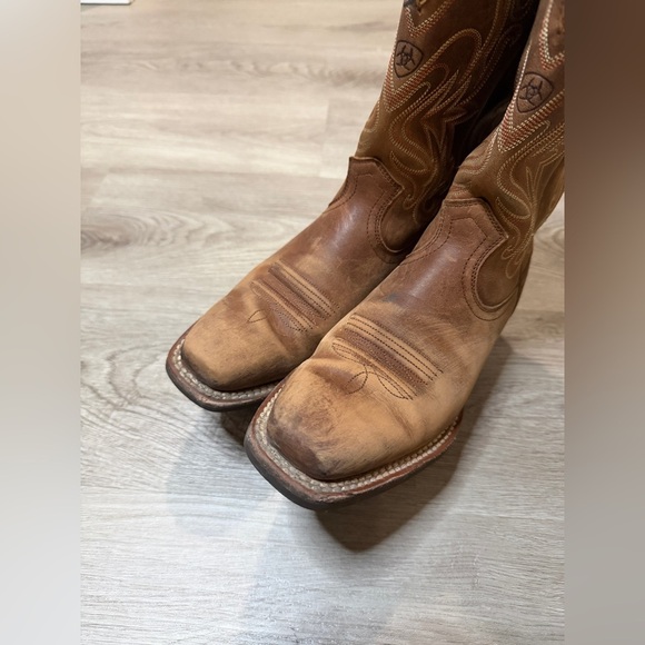 Ariat Tan Leather Cowboy Boots - Picture 4 of 14